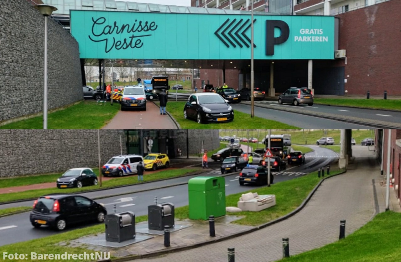 Aanrijding tussen auto's bij de uitgang parkeergarage Carnisse Veste