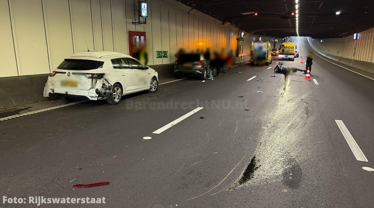 Vijf autos en een motor betrokken bij kettingbotsing in Heinenoordtunnel