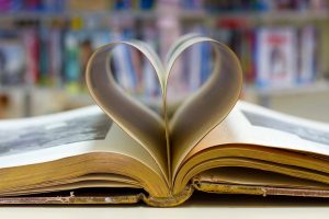Boek in hart vorm (Valentijn), Foto: ABC Open Riverland (CC BY 2.0)