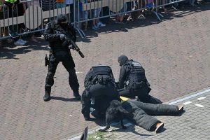 Video: Veiligheidsdag Barendrecht 2017: Arrestatieteam verrast publiek