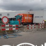 Groot gaslek aan het Oosteinde: Aannemer trekt gasleiding kapot