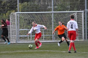 Voetbalclinic voor meiden van 6 t/m 15 jaar: "Meidenvoetbal een boost geven op sportpark De Bongerd"