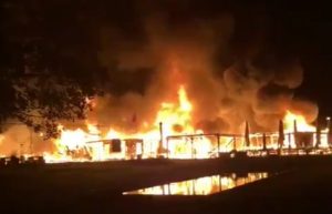 Restaurant Abel in Albrandswaard volledig afgebrand, politie onderzoekt brand