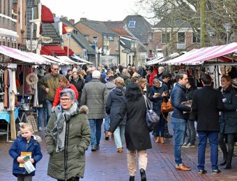 WinterMarkt WinterFeest Barendrecht (2017) in de Dorpsstraat