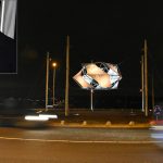 Anodebol kunstwerk op rotonde Kilweg officieel ingeschakeld