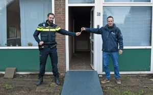Pop-up politiebureau aan de Waalstraat in Barendrecht