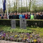 Rehobôthschool bezoekt ‘hun’ oorlogsgraf op Oude Begraafplaats in Barendrecht