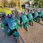 Wethouder en aanbieders tevreden over elektrische deelscooters: "Parkeren blijft wel een aandachtspunt"
