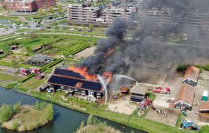 Verwoestende brand bij De Kleine Duiker, Barendrecht