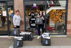 ‘Zeg maar Mar’ sluit op de Middenbaan en doneert kleding aan Kledingbank Uniek