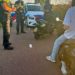 Drie minderjarigen aangehouden en 5 brommers in beslag genomen bij politieactie Achterzeedijk