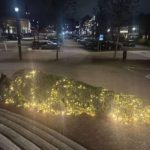 Grote kerstboom op gemeentehuisplein omver gehaald: "Lijkt opzet in het spel te zijn"