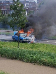 Auto in brand op de Portlandse Baan in Barendrecht