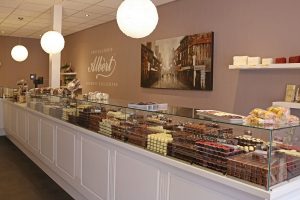 Nieuwe winkelier op de Middenbaan: Chocolaterie Albèrt bonbons