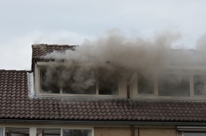 Plafondbrand in woning aan de Klipper in Barendrecht (Middelbrand)