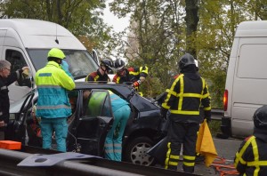 Groot ongeluk met 4 auto's op de Dierensteinweg in Barendrecht