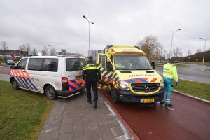 Bezorgde omstander schakelt hulp in na val van fietser Barendrechtseweg