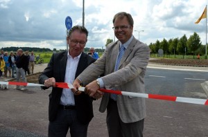 Nieuwe rotonde Leedeweg/Middeldijk officieel geopend in Barendrecht