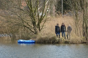 Massale uitruk hulpdiensten voor melding 'kind te water' Sweelincklaan in Barendrecht