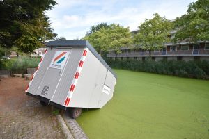 http://barendrechtnu.nl/incidenten/16080/in-sloot-geduwde-bouwkeet-uit-het-water-langs-de-distelvink-gevist