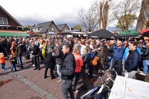 Foto's: Koningsdag 2016 feestje op het Doormanplein en de kermis