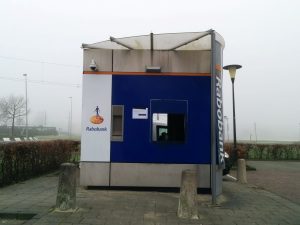 Vernielde Rabobank geldautomaat aan de Krullerhaven, Barendrecht