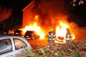 Afgelopen nacht drie auto's uitgebrand aan de Vecht