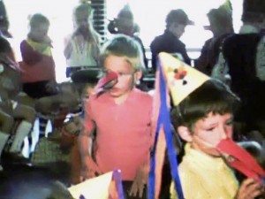 Video 1974: Feest op De Eerste stap in de Paddewei, Barendrecht