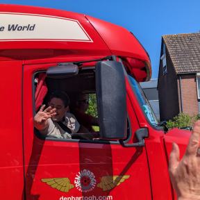 Deelnemers om 12:00u vertrokken