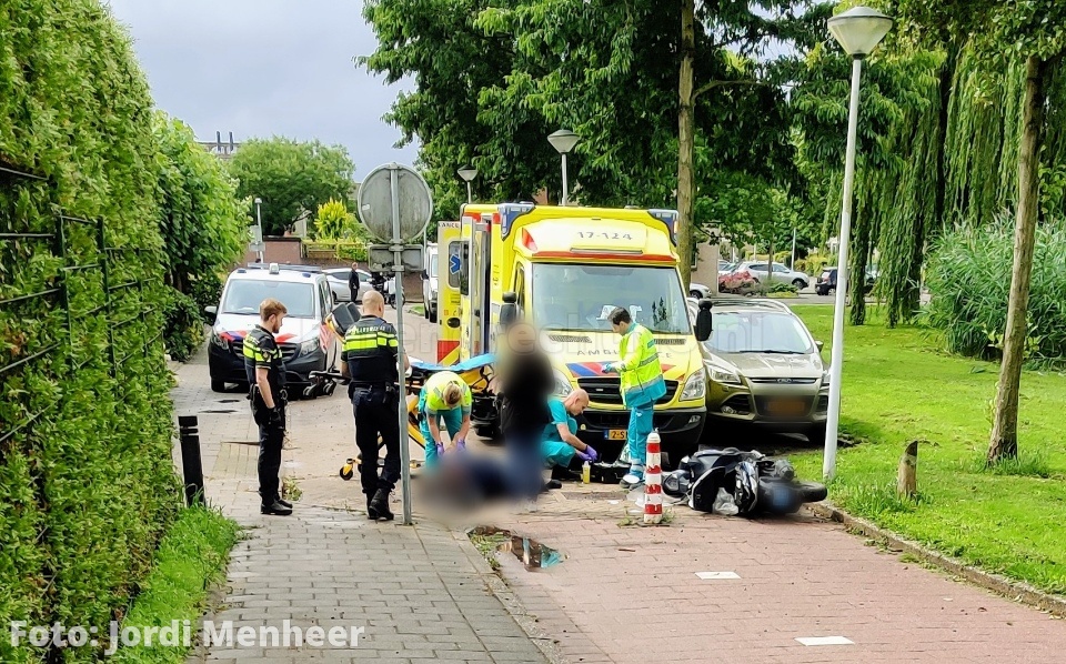 Man gewond bij ongeval met snorscooter aan de Oratoriumhof