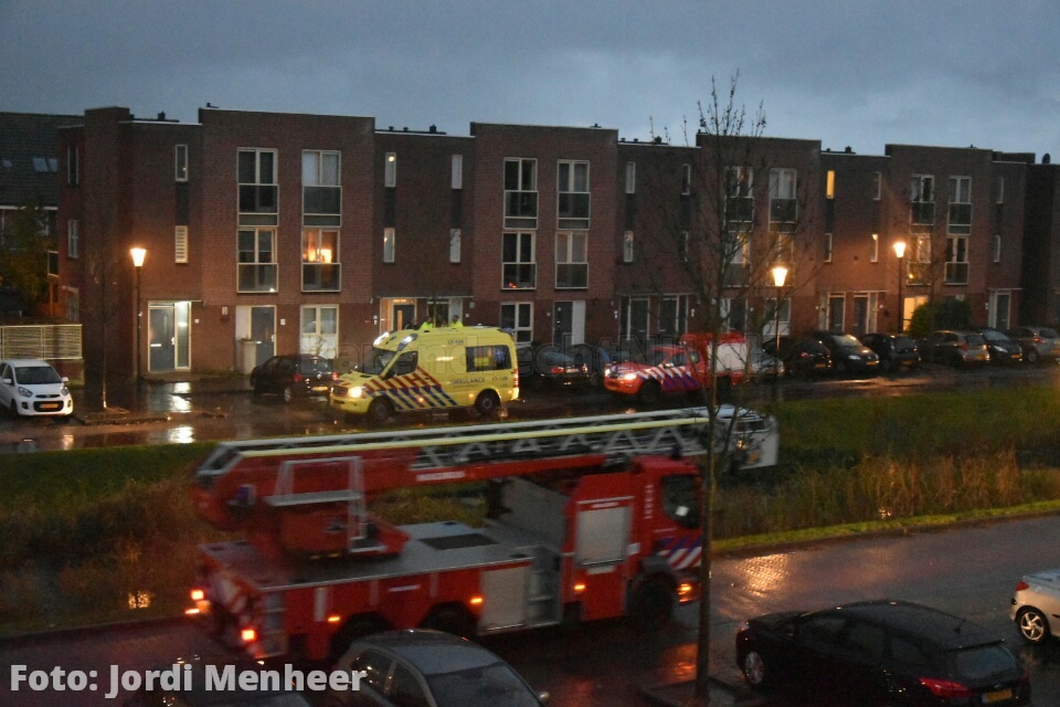 Sterke chemische stank/lucht aan de Van Ommerenhaven, brandweer en ambulance ter plaatse