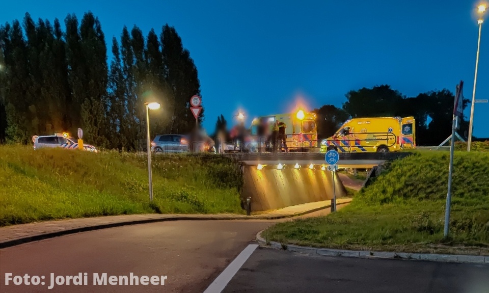 Twee gewonden bij ongeval met scooter op de kruising Voordijk/Sweelincklaan