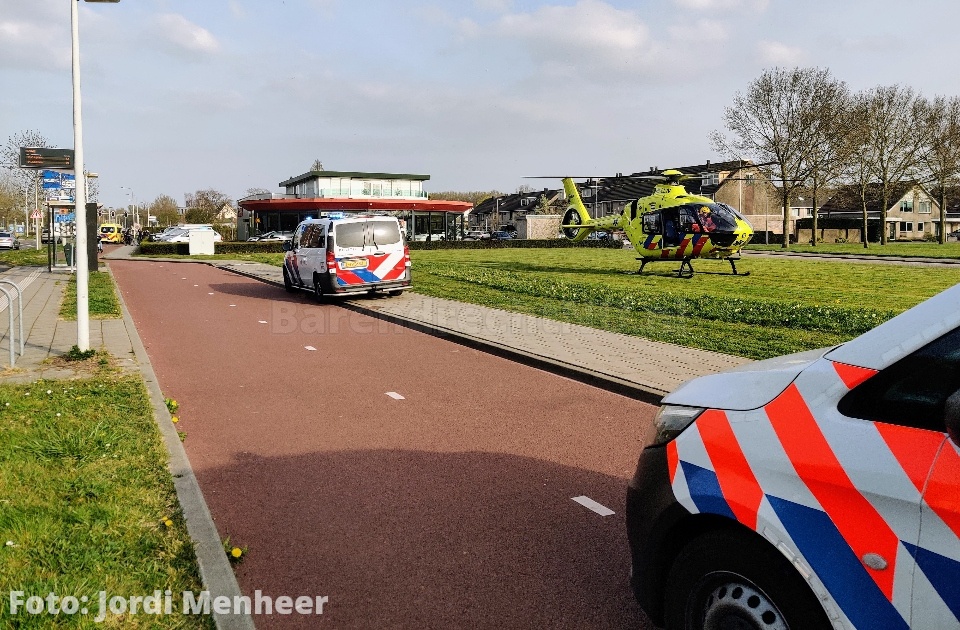 Ongeval op fietspad Henry Dunantlaan, traumahelikopter geland
