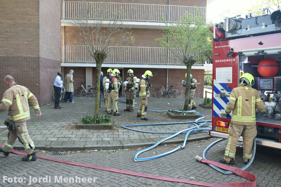 Brand in kelderbox van flat aan de Lavendelhof, brand inmiddels geblust