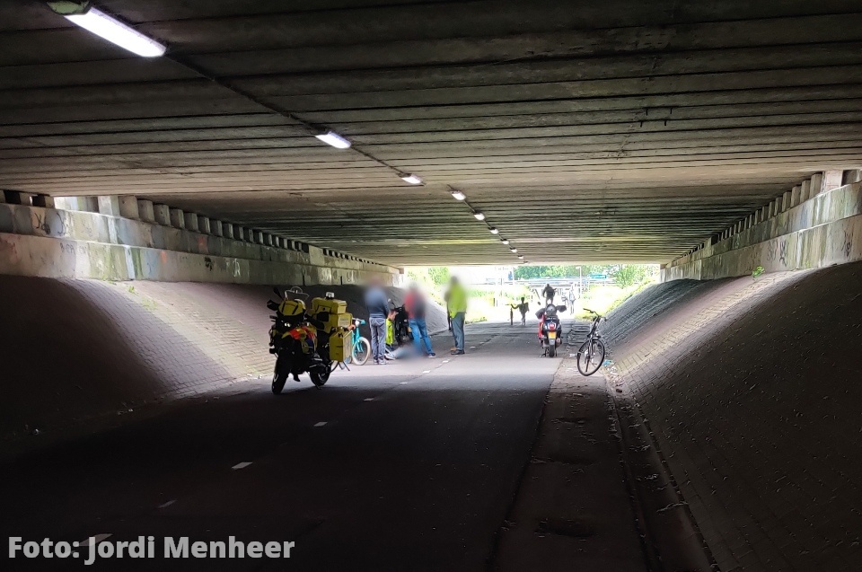 Vrouw gewond geraakt in fietstunnel A15 vanaf Henry Dunantlaan