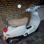 Scooter uit tuin gestolen terwijl bewoners thuis zijn aan de Piet Heinstraat in Barendrecht