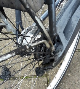 Fiets met vuur vernield in fietsenstalling Dalton Lyceum