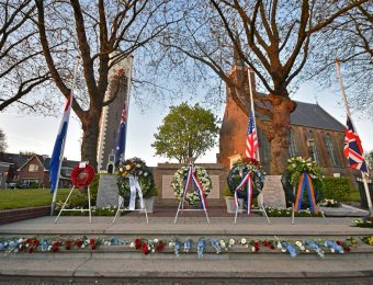 Dodenherdenking 2016, Dorpsstraat, Barendrecht