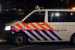 Politieauto in het centrum van Barendrecht