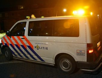 Politieauto in het centrum van Barendrecht