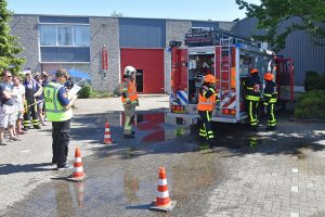 Jeugdbrandweer blust brand in Vitaal en stomerij tijdens wedstrijddag in Barendrecht