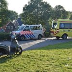 Scooterrijder gewond bij aanrijding met bestelbus op de Middeldijk