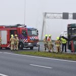 Bus lekt olie op wegdek Vaanplein, brandweer gealarmeerd vanwege rook uit motor op A15