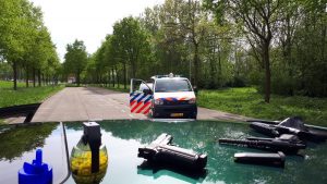 Politie rukt uit voor nepwapens, 19-jarige man uit Barendrecht aangehouden