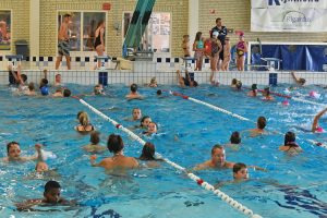 ZPB Zwemvierdaagse Barendrecht 2018 van start in het Inge de Bruijn Zwembad
