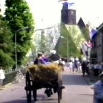 Video uit 1993: Ringsteken met boerenwagens in de Dorpsstraat in Barendrecht