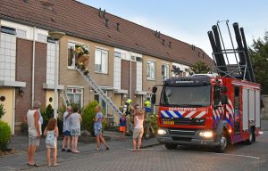 Brandweer met spoed naar woning aan de Mahlerstraat: Geluk bij een ongeluk