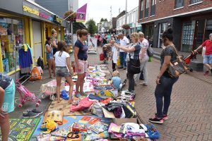 Woensdag 22 augustus: Kindervrijmarkt op de Middenbaan