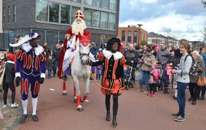 17 nov: Sinterklaasintocht Carnisse Veste en optocht met Zwarte Pieten door Carnisselande