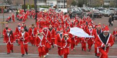 FOTO'S: Santa Run Barendrecht 2018 haalt €5.700 op voor Hospice de Reiziger